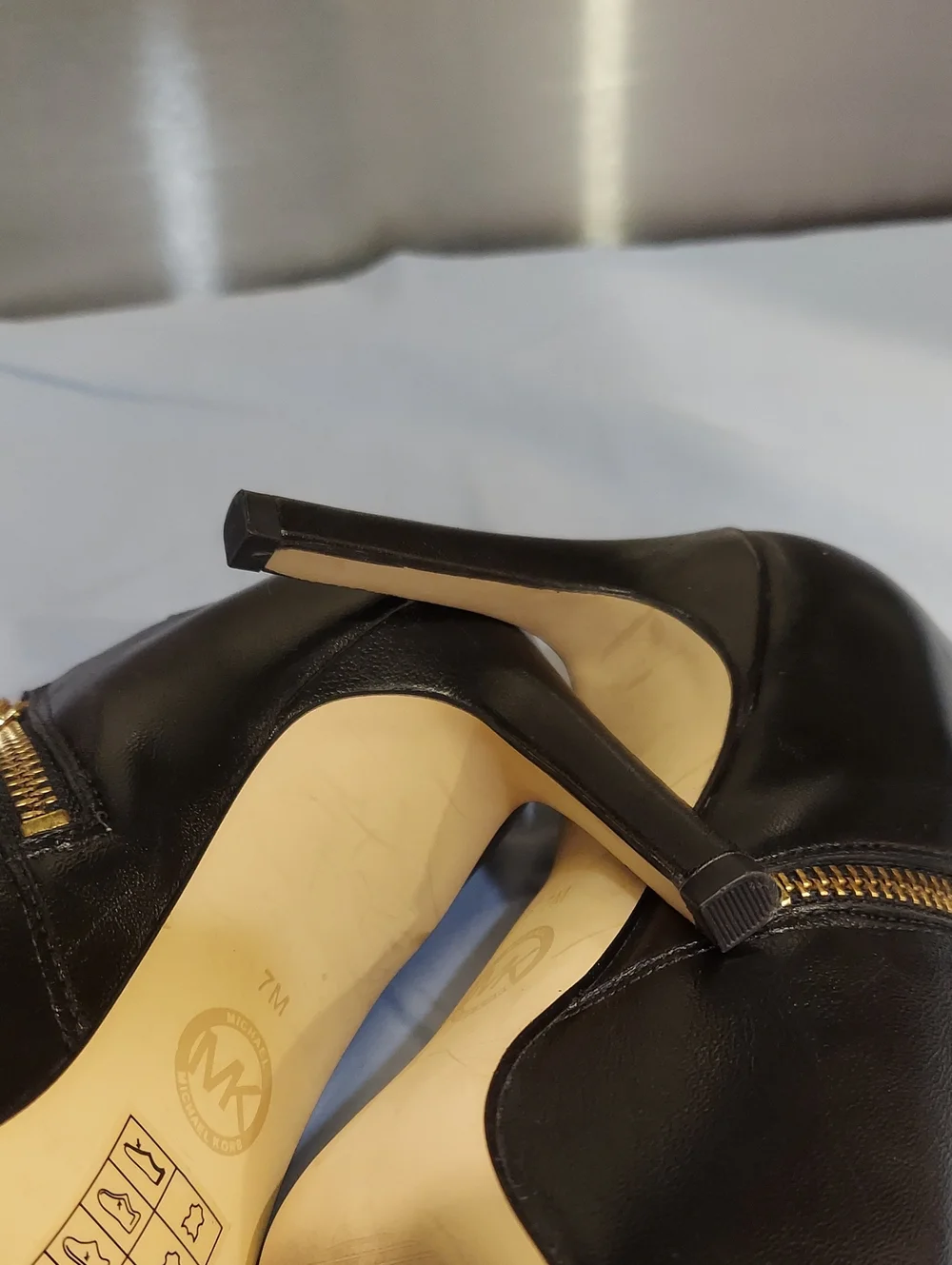 Michael Kors Black Leather High-Heel Ankle Booties w/Gold Zipper - Size 7